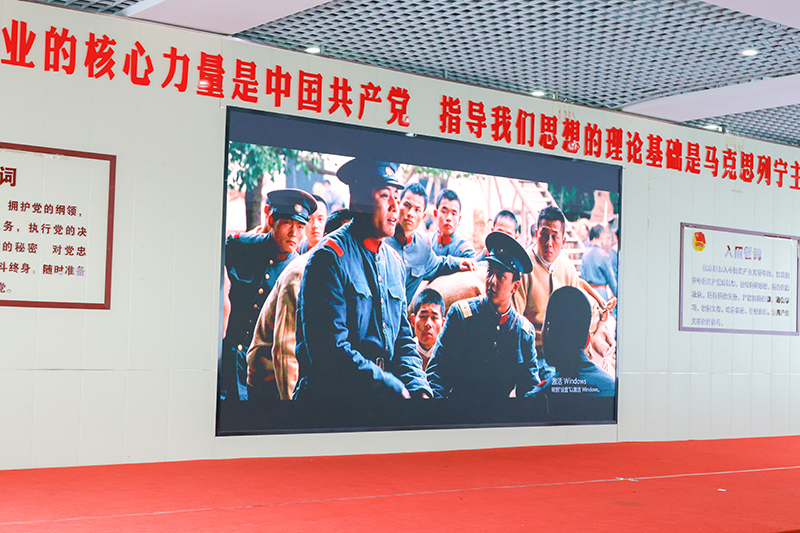 观影.jpg
